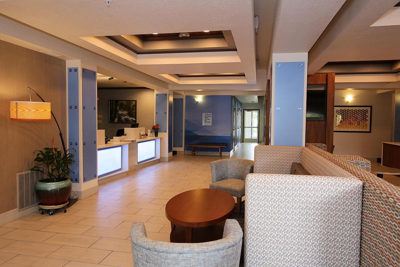 Holiday Inn Express Hotel & Suites Ashland By Ihg Exterior foto